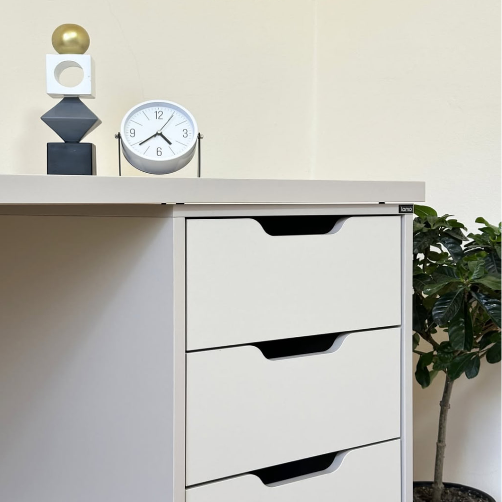 ELIO Desk