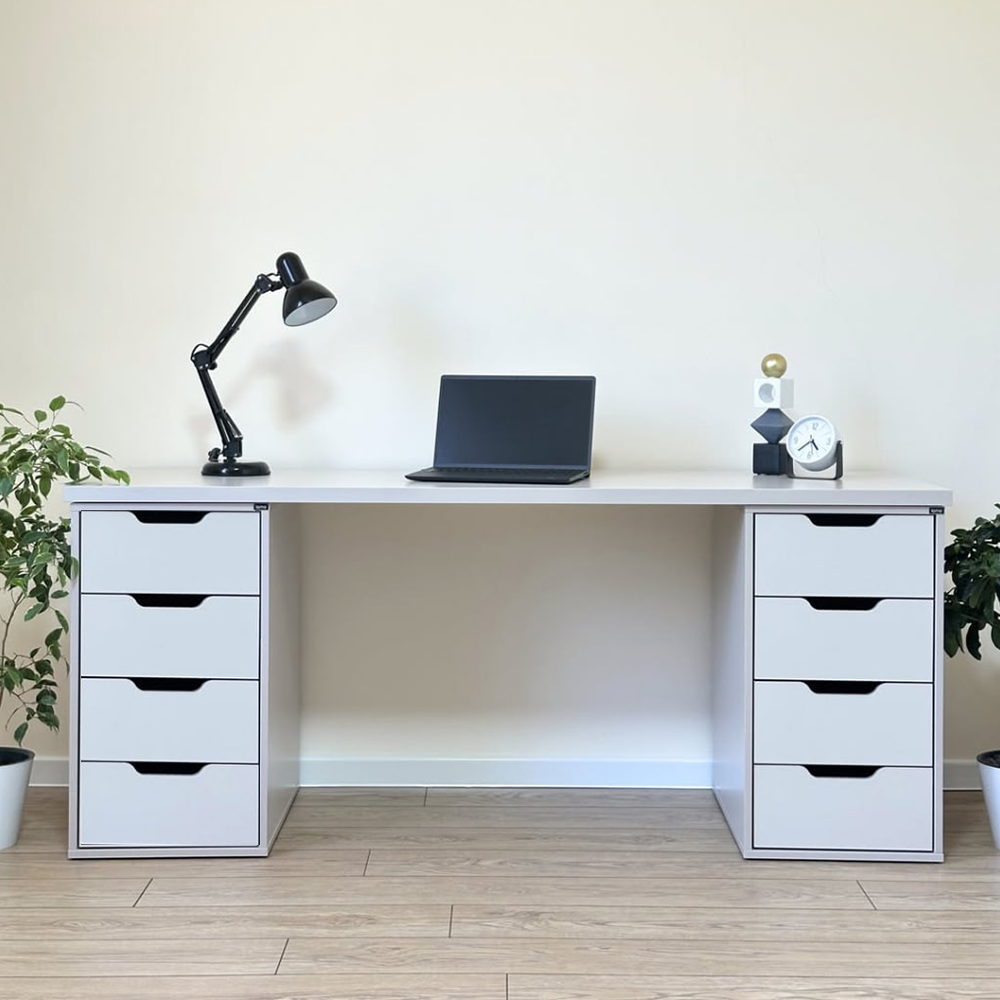 ELIO Desk